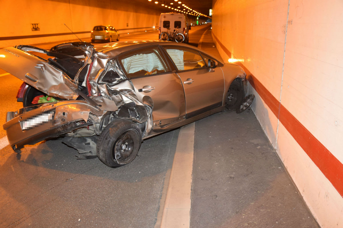 A5/Biberist SO - Totalschaden nach Auffahrkollision im Tunnel