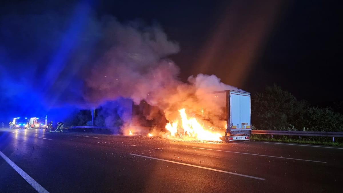 Helmstedt – Lkw-Brand sorgt für Vollsperrung der A2