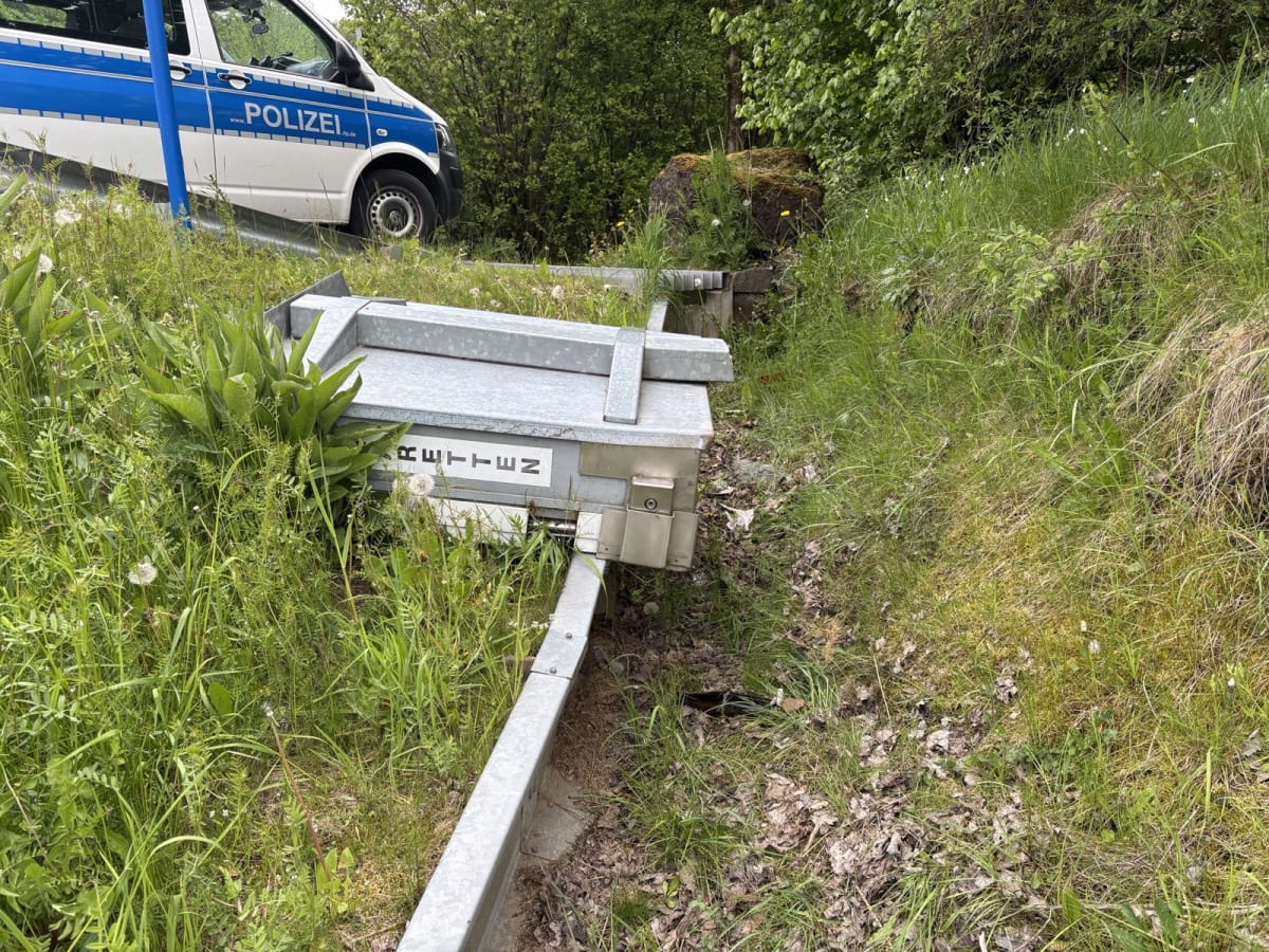 Hallschlag – Gestohlener Zigarettenautomat gefunden