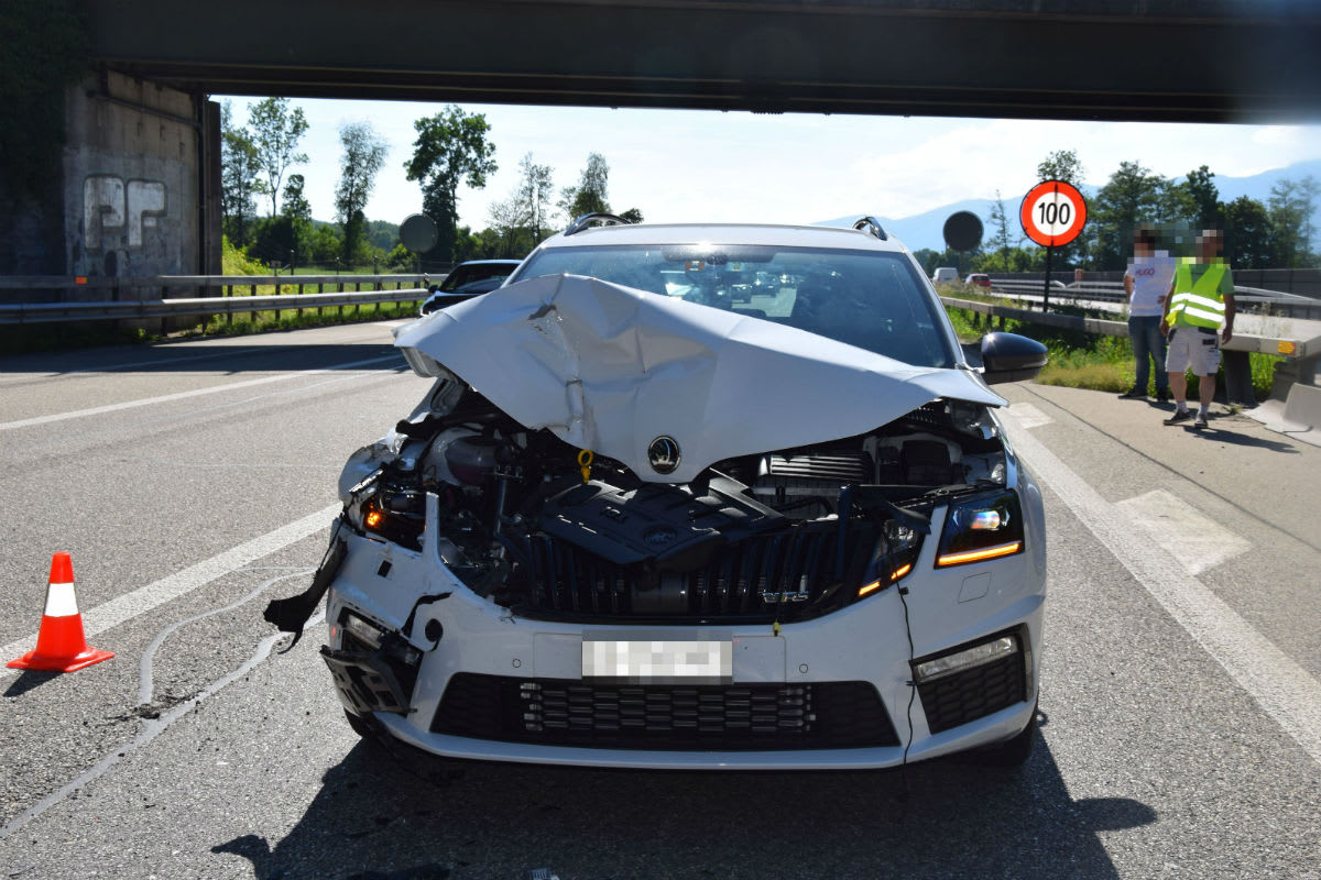 A5/ Luterbach SO - Auto prallt in Anhänger - Zeugenaufruf