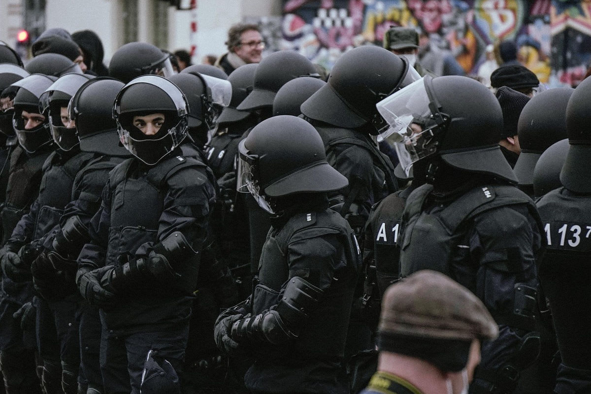 Jena – Vier Polizisten bei Protest gegen AfD-Veranstaltung verletzt