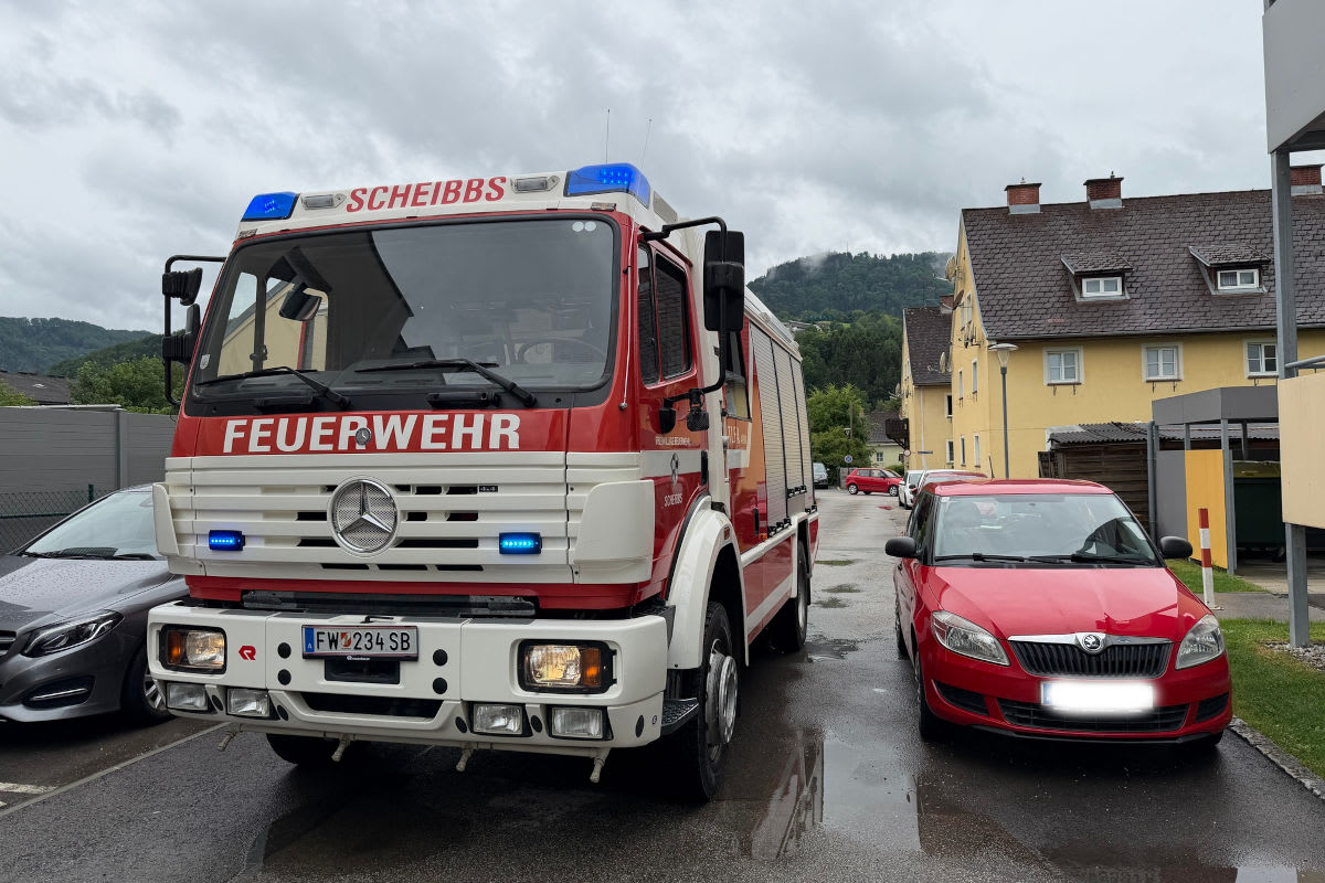 Brand in Scheibbs – Polizisten retten Mann aus Wohnung