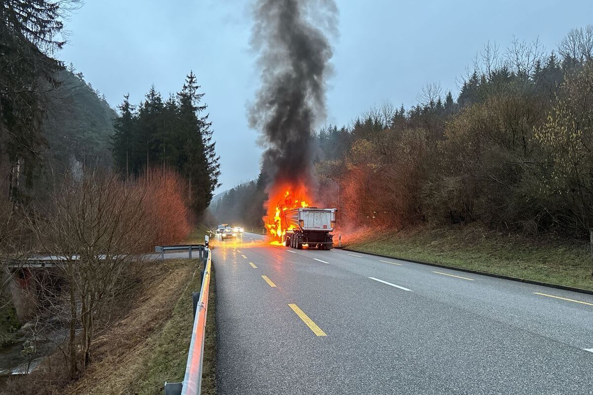 Welschenrohr SO – Sattelmotorfahrzeug vollständig ausgebrannt