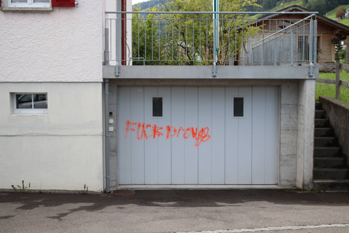 Appenzell AI – Sprayereien an Hausfassaden und Autos – Täter geschnappt