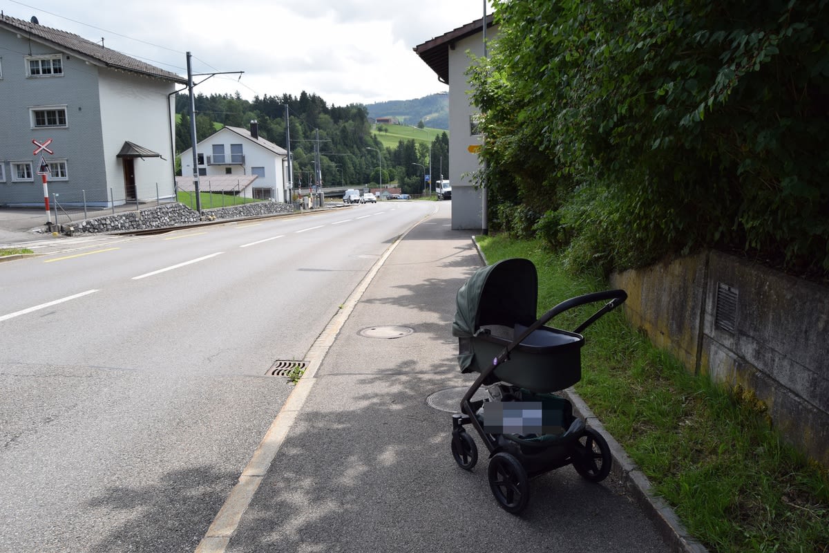 Zwei Unfälle in Teufen AR -  Kleinkind aus dem Kinderwagen gefallen 