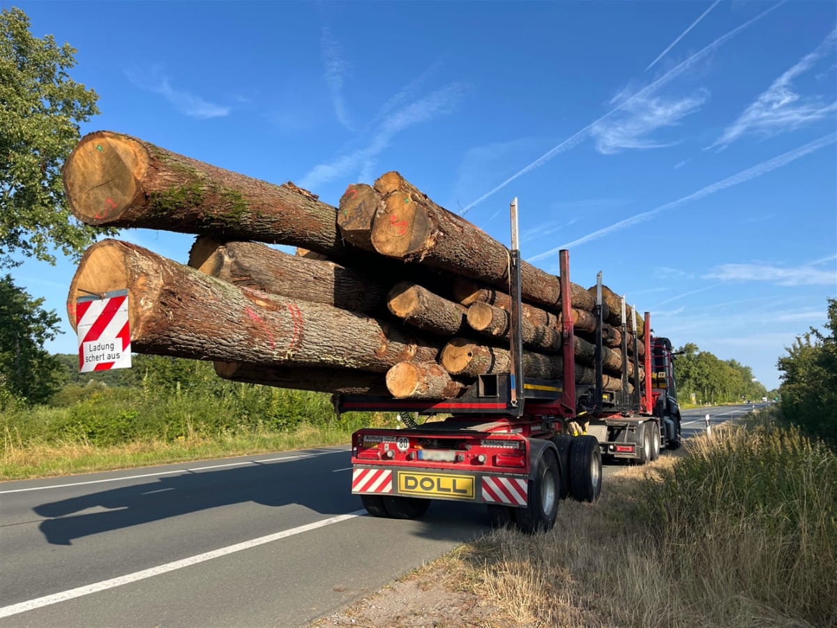 Sassenberg – Holztransporter um 15 Tonnen überladen