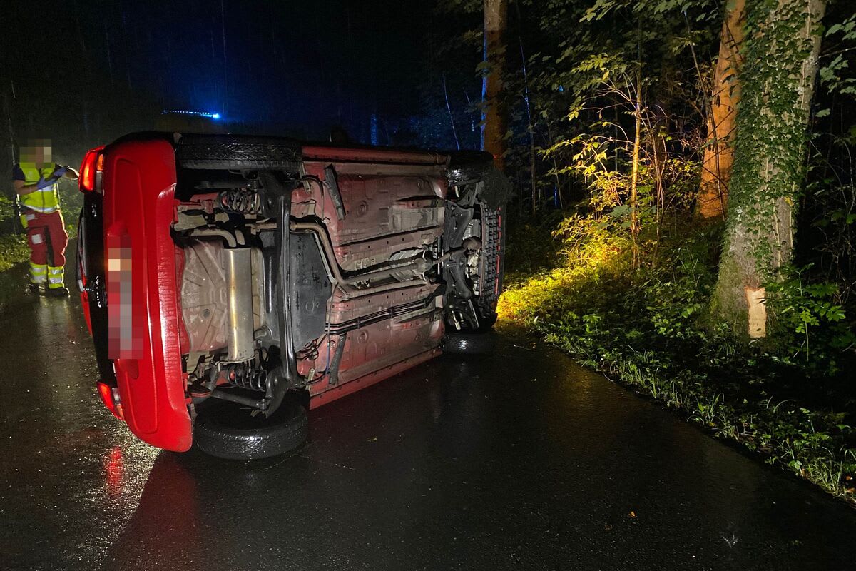 Drei Höfe SO - Kontrolle über das Auto verloren und gegen einen Baum geprallt 