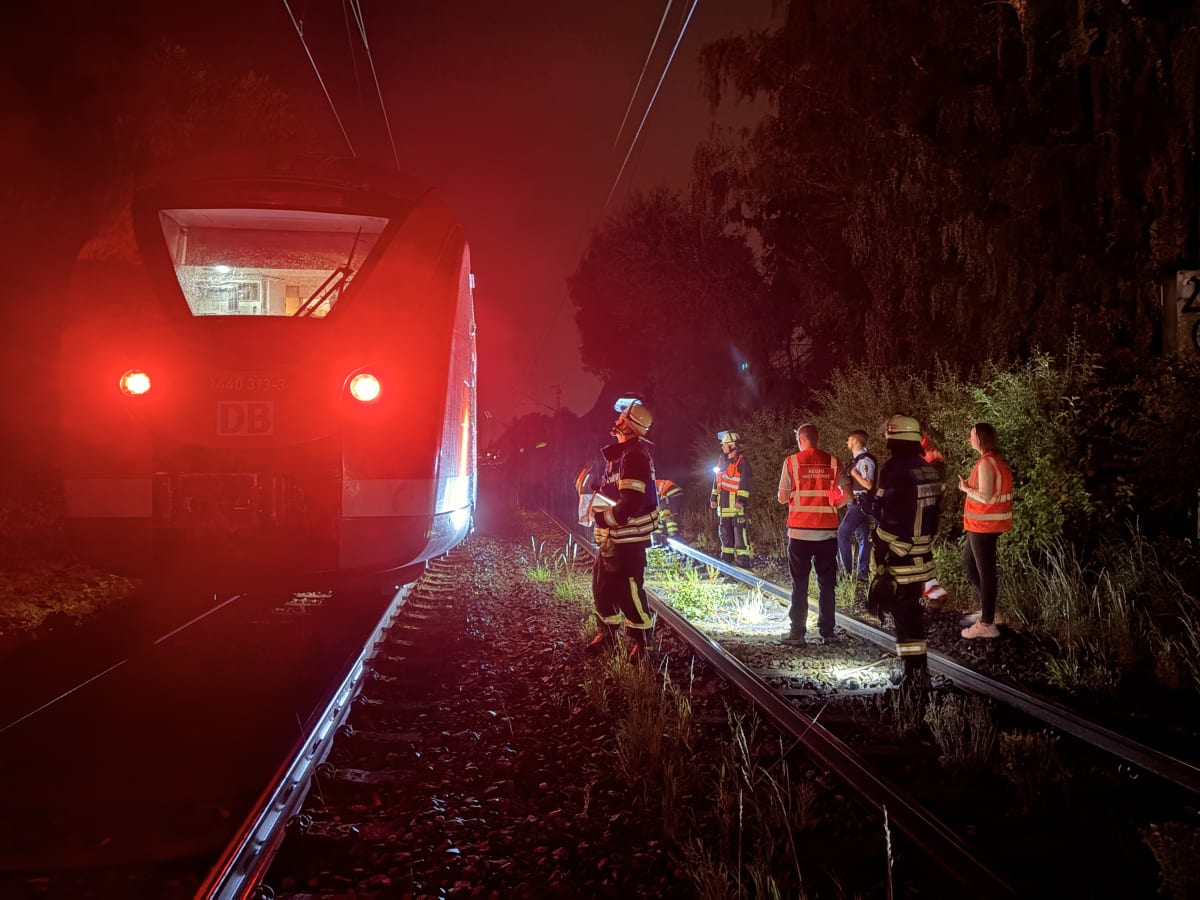 Dortmund – Zug kollidiert mit umgestürztem Baum