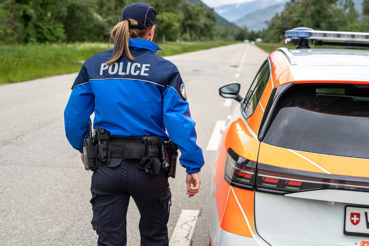 Waffendiebstahl im Unterwallis VS – Fahndung nach bewaffneten Tätern läuft