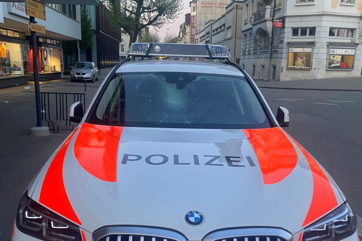 Zeugenaufruf aus Solothurn - Patrouillenfahrzeug der Polizei mutwillig beschädigt