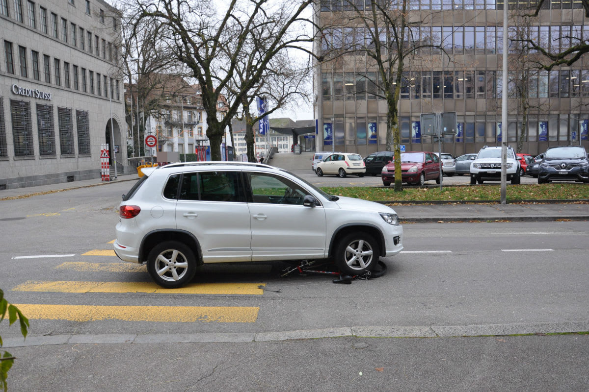 Solothurn SO - Velofahrerin bei Kollision mit Auto verletzt