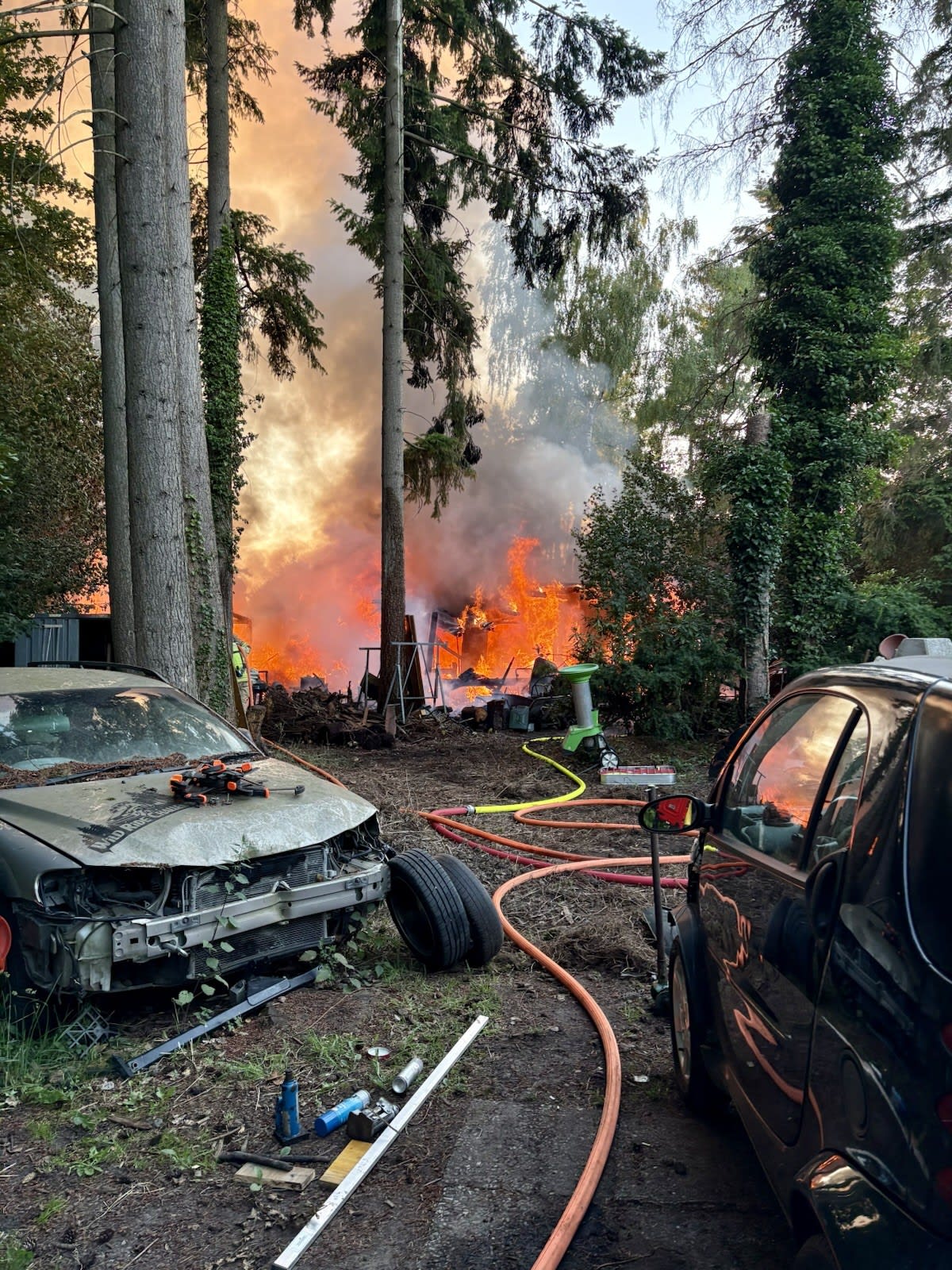 Quickborn – Wohnhausbrand fordert über 100 Einsatzkräfte