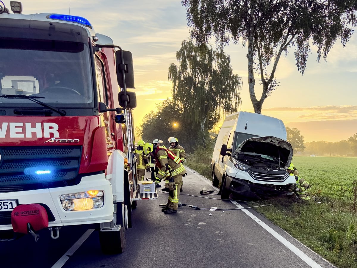 Großenkneten – Zwei Verletzte bei Unfall von Auto und Transporter