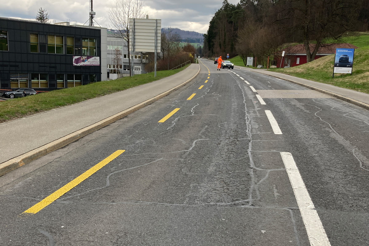 Baar ZG – Belagsarbeiten auf der Sihlbruggstrasse