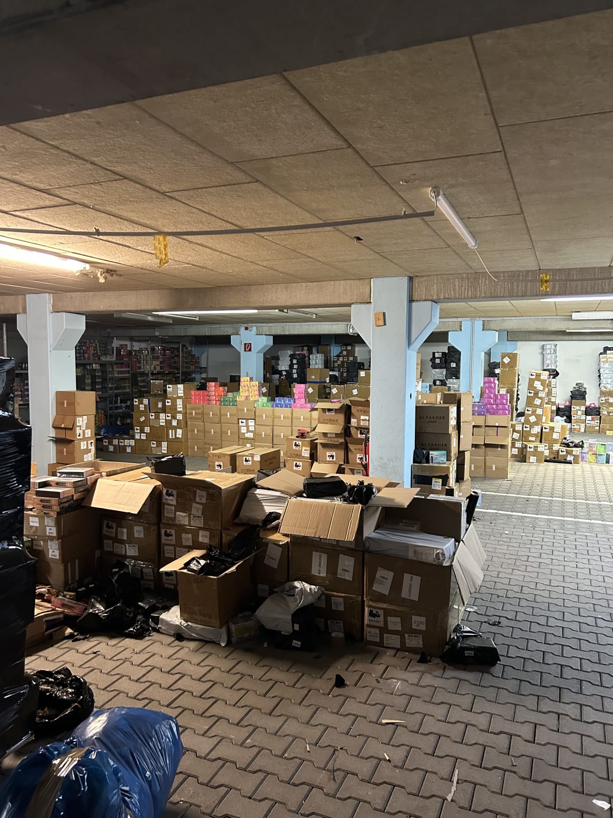 Frankfurt am Main HE – Hunderttausende illegale Vapes sichergestellt