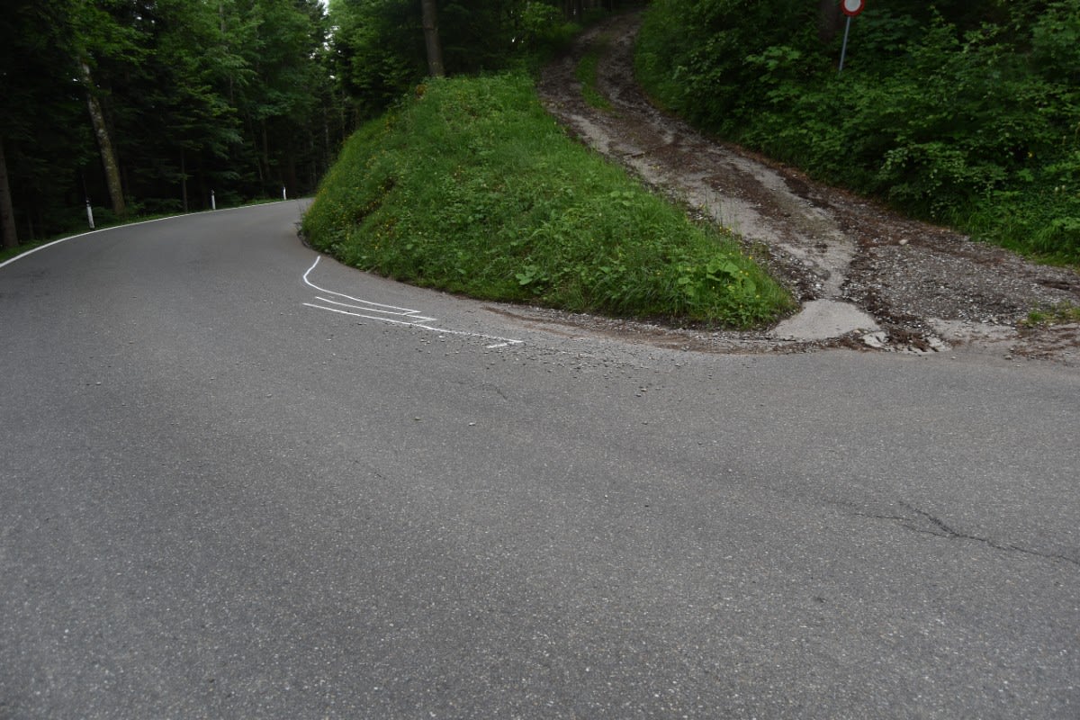 Oberegg AI - Beifahrerin verletzt sich während Motorradfahrt