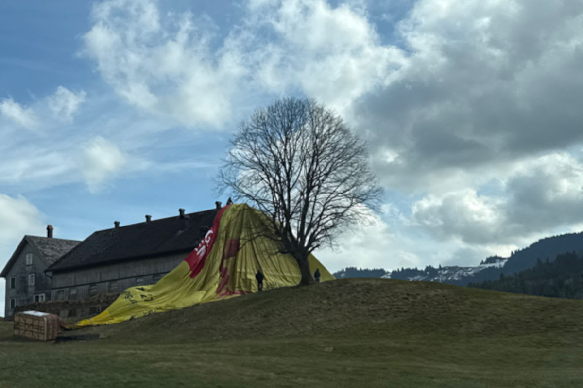 Gonten AI – Heissluftballon kippt beim Rangieren um