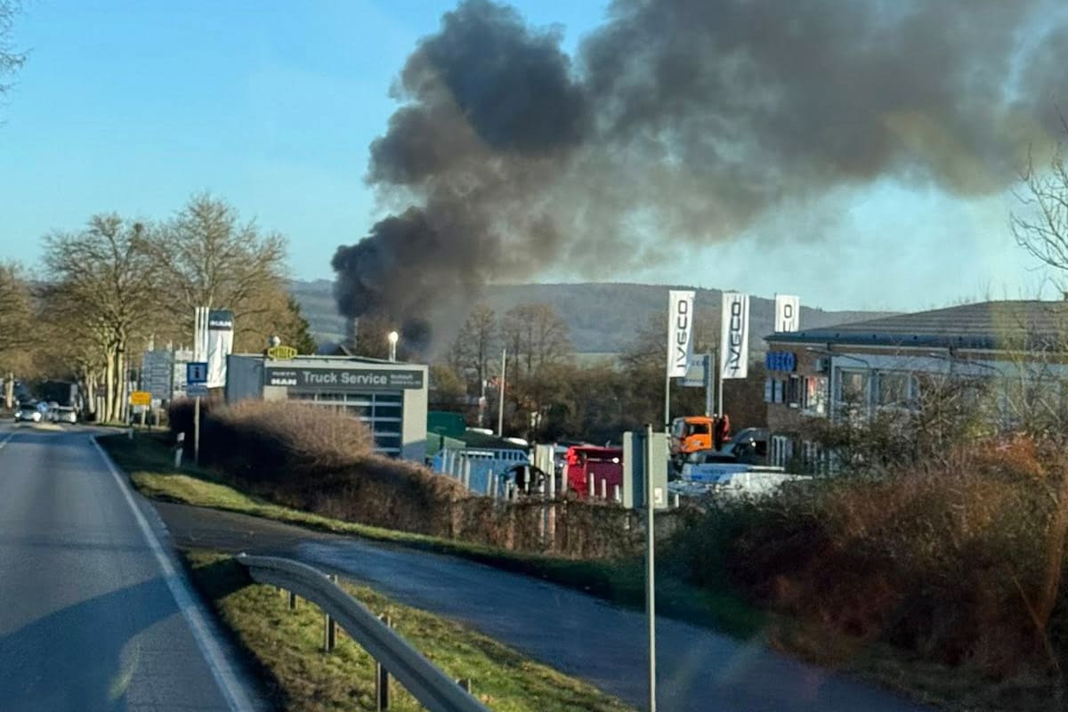 Alsfeld – Warnung und Großbrand in Produktionshalle