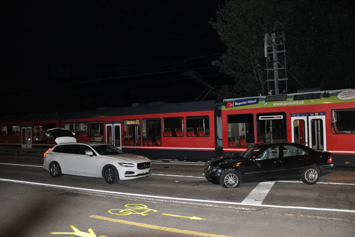 Stadt Solothurn – Kollision mit «Bipperlisi» – zwei Automobilisten verletzt