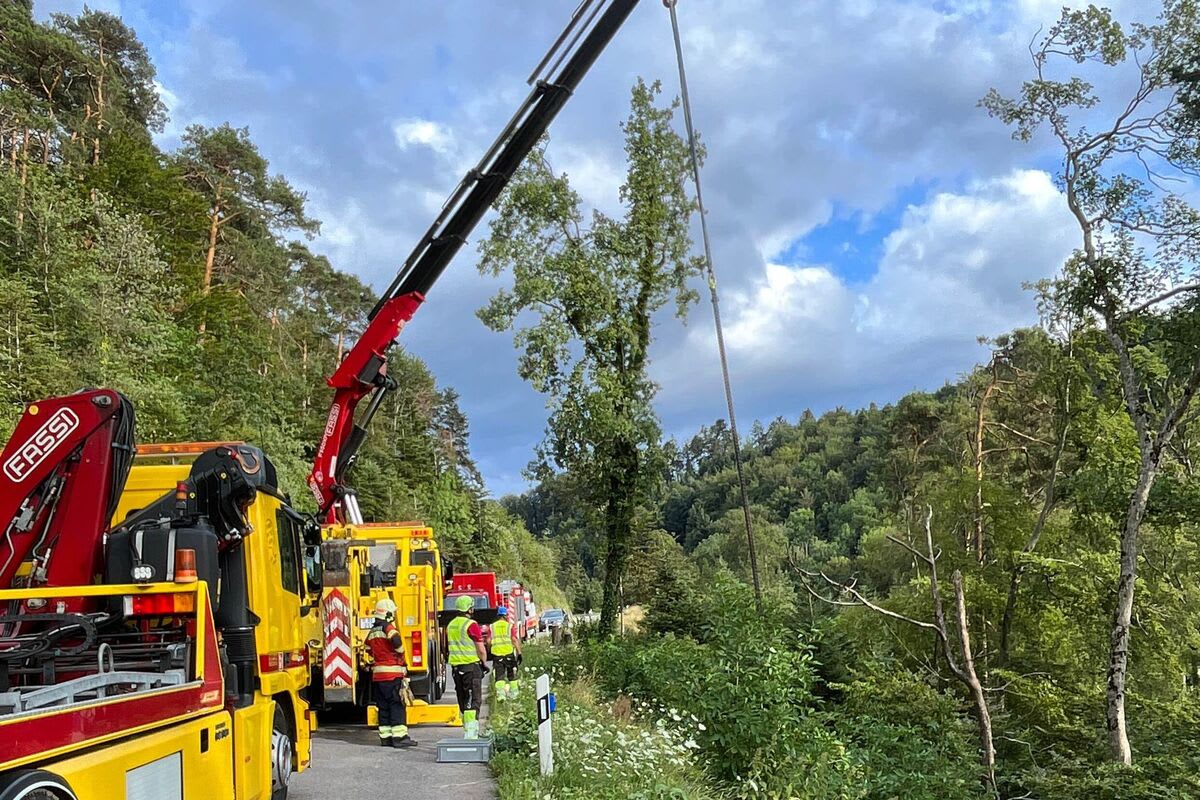 Metzerlen SO - Traktor stürzt Steilhang hinab - Fahrer tot