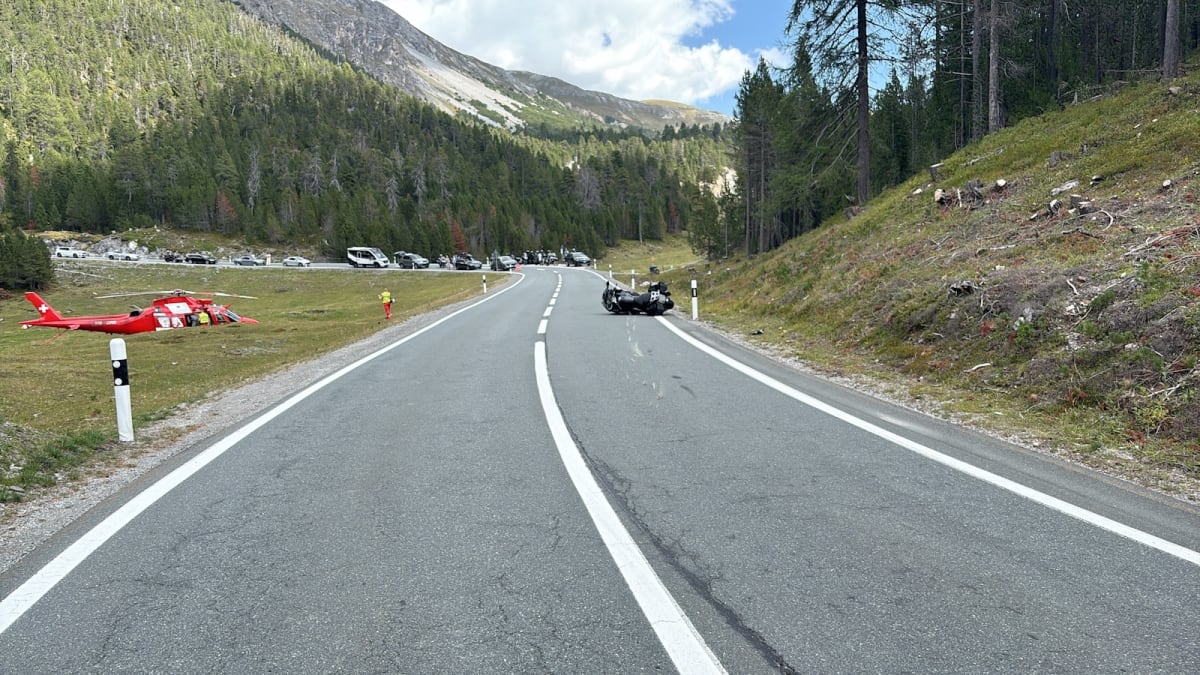Tschierv GR – Töfffahrer bei Unfall mit Lkw am Ofenpass verletzt