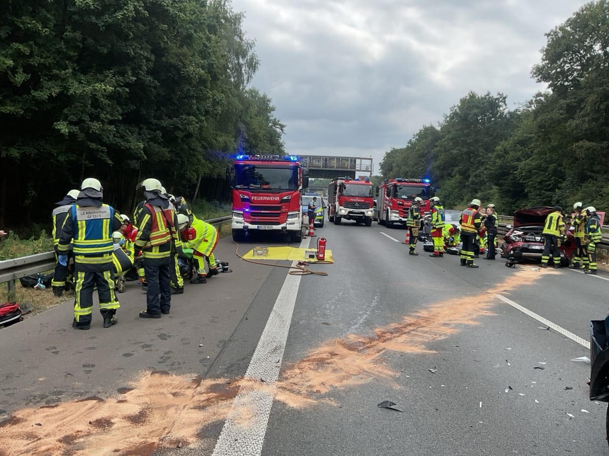 Bochum – Sieben Verletzte bei schwerem Unfall auf der A43