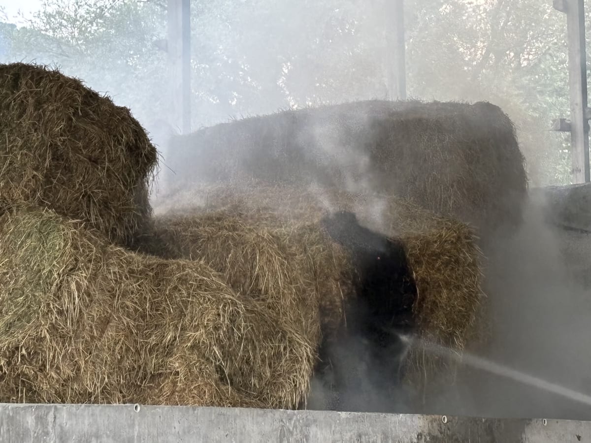 Sennwald SG – Heubrand auf Bauernhof