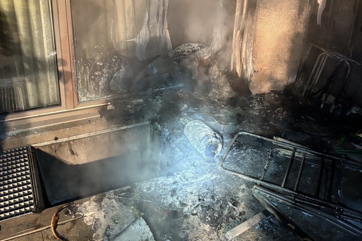 Näfels GL – Kerze löst Brand aus