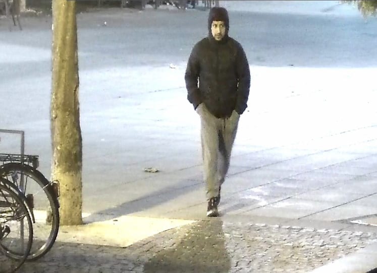 Saarbrücken – Fahndung nach Messerangriff auf junge Frau