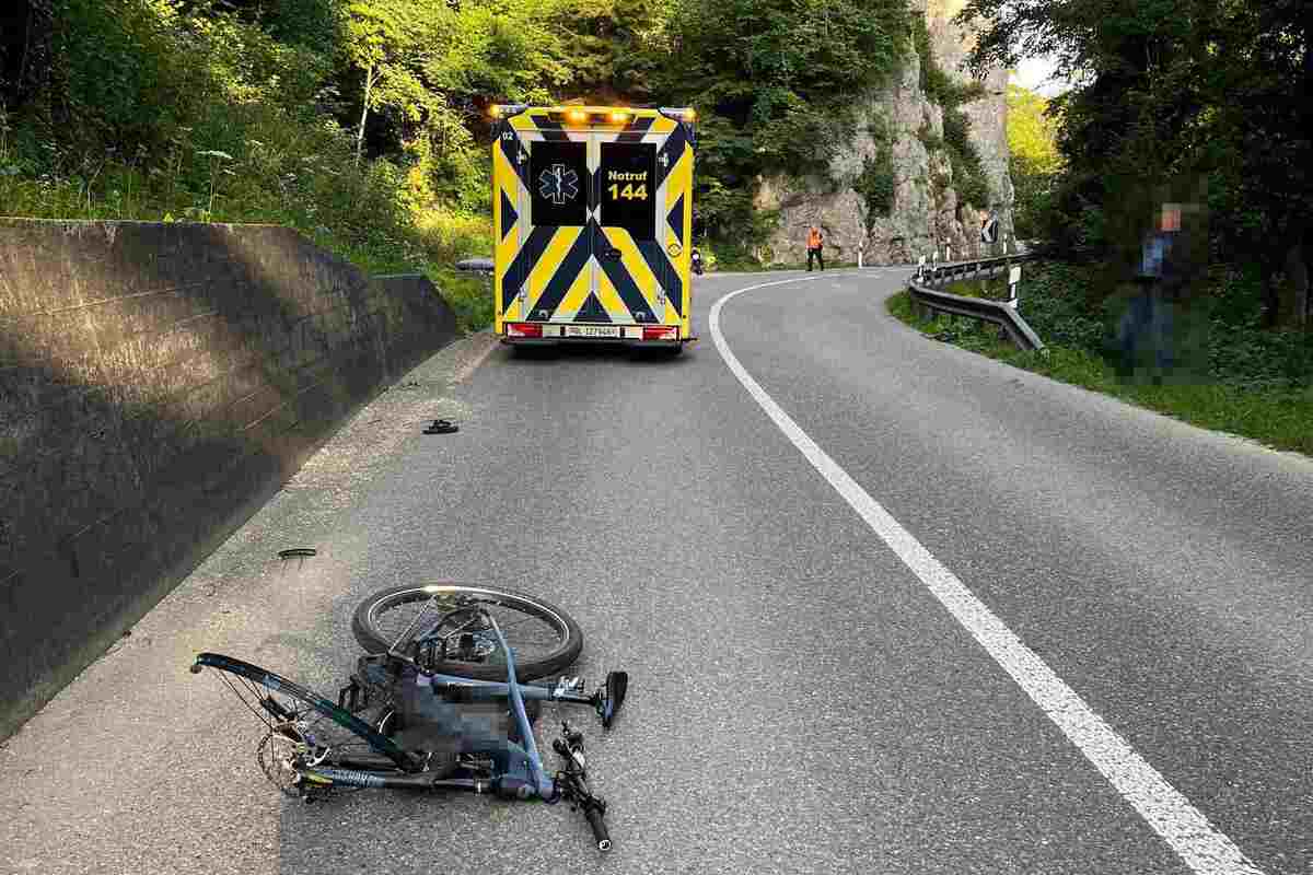 Seewen SO - Alkoholisierter E-Biker nach Selbstunfall verletzt