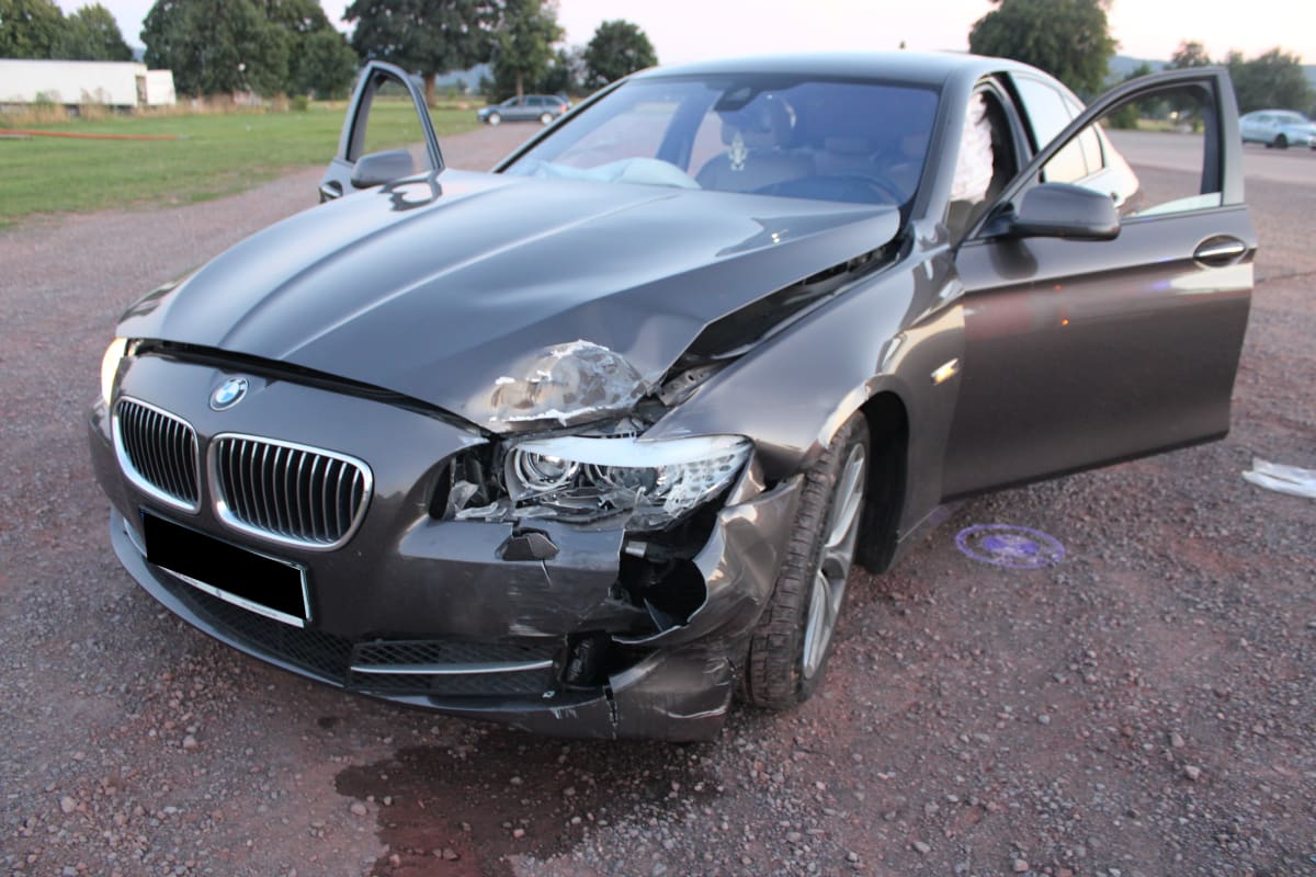 Minden – BMW prallt in Wohnmobil – 47-Jähriger schwer verletzt