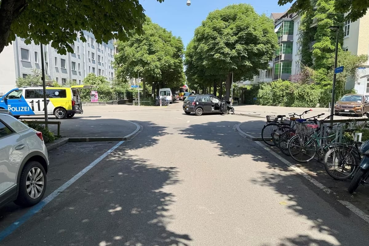 Basel-Stadt – Verursacher flüchten nach Unfall mit zwei Autos