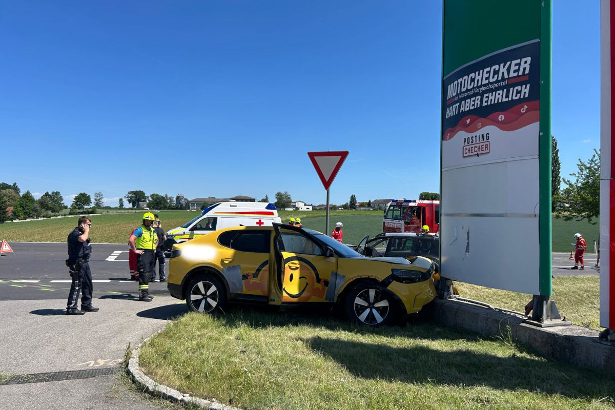 Wolfern – Zwei verletzte Frauen nach Unfall an Kreuzung