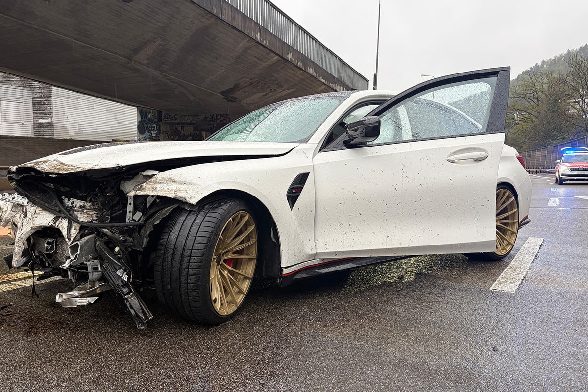 Liestal BL – Selbstunfall auf A22 – Fahrer verletzt