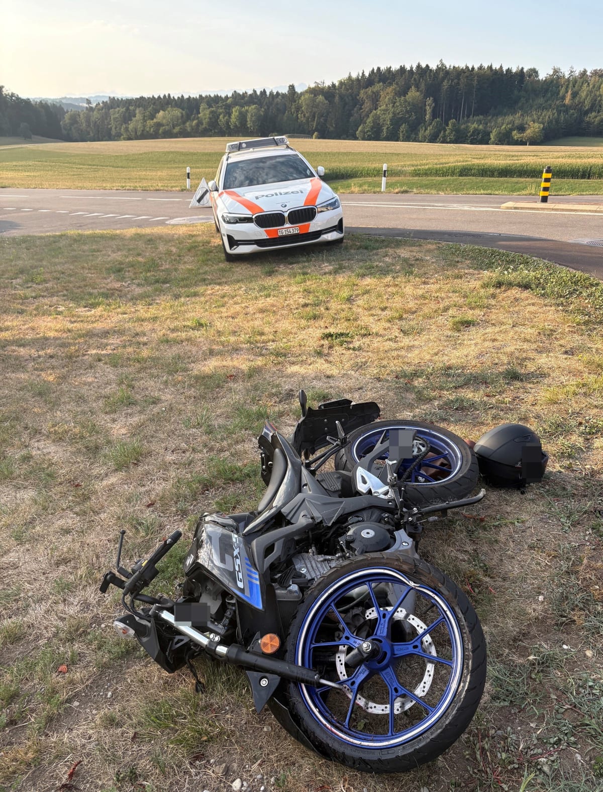 Amlikon-Bissegg TG – Motorradfahrerin nach Unfall in Lebensgefahr