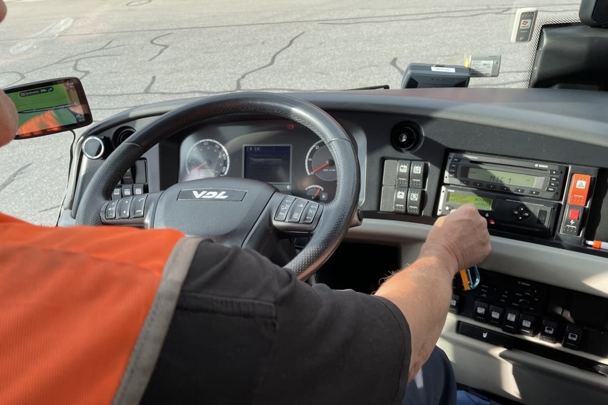 A2 Silenen UR – Rauchentwicklung bei einem Reisecar auf der Autobahn festgestellt