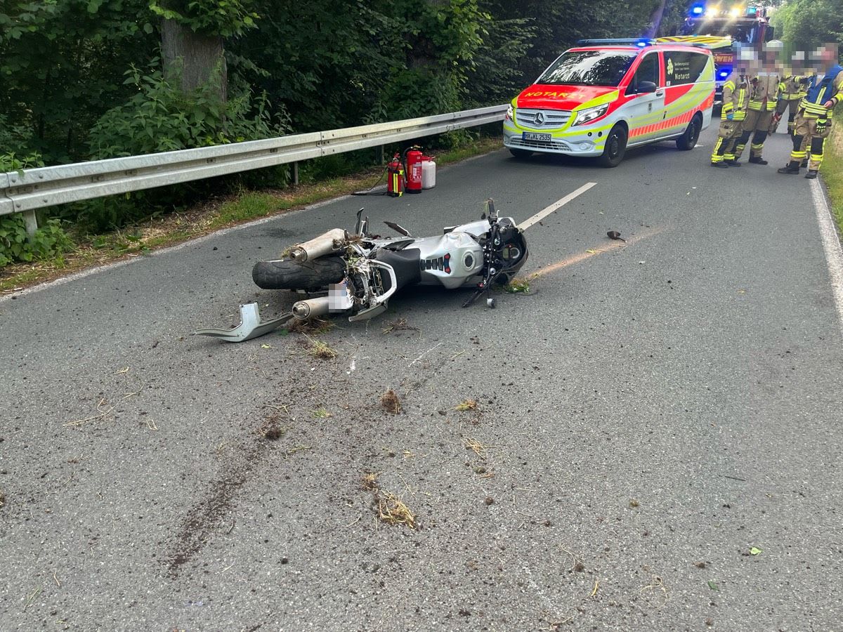 Warburg – Motorradfahrer bei Unfall schwer verletzt