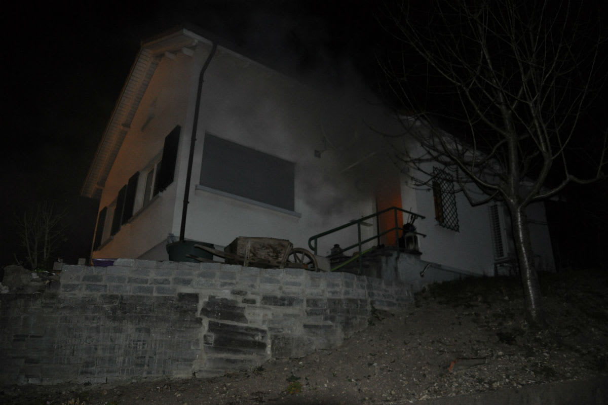 Kienberg SO - Feuerwehreinsatz wegen Brand in Einfamilienhaus