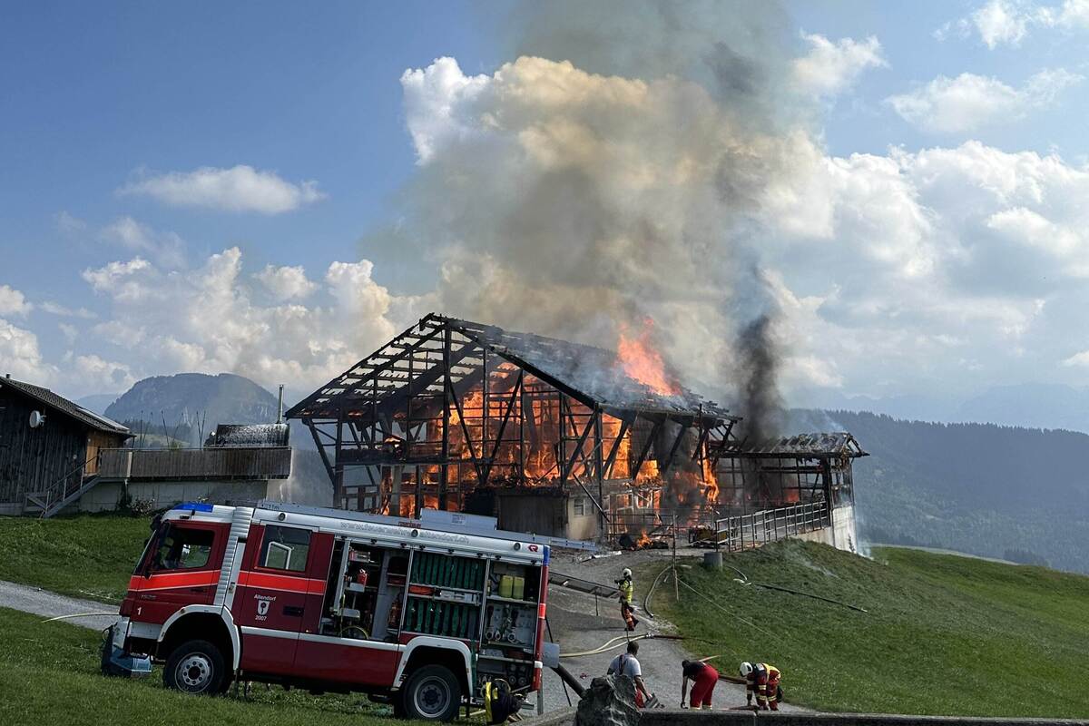 Altendorf SZ - Brand in einem Stall auf der Alp Gueteregg