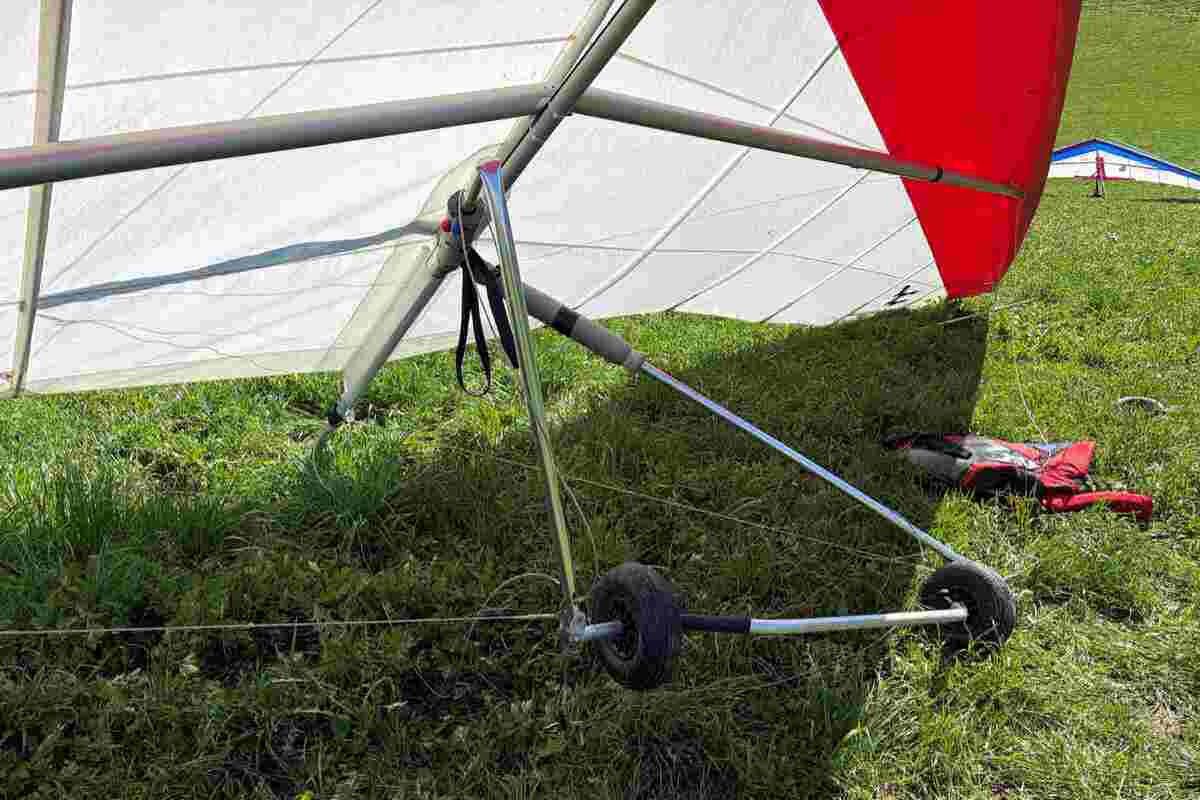 Menzingen ZG – Deltasegler stürzt bei Start ab
