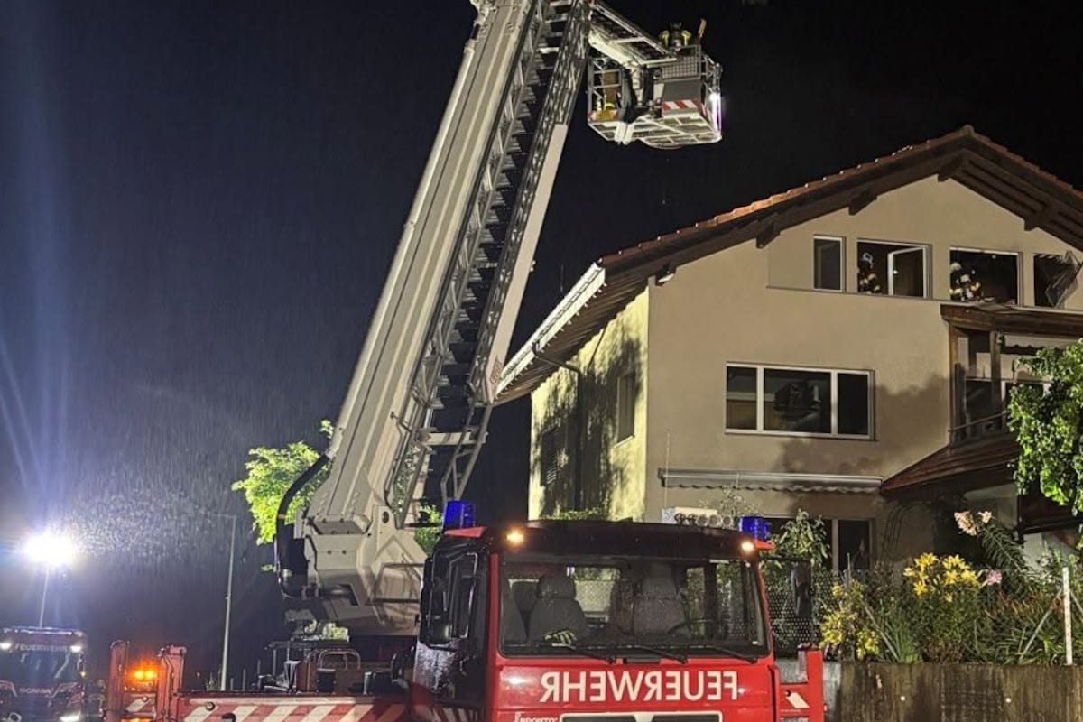 Melchtal OW – Brand in Dachstock nach Blitzeinschlag