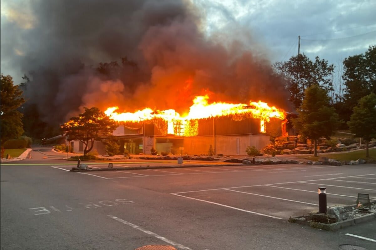 Puidoux VD – Grossbrand in Verwaltungsgebäude 