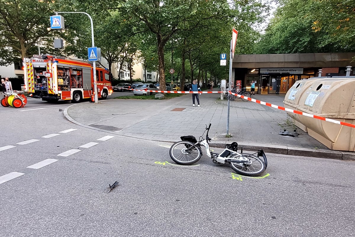 München – Radfahrer von Auto erfasst und schwer verletzt