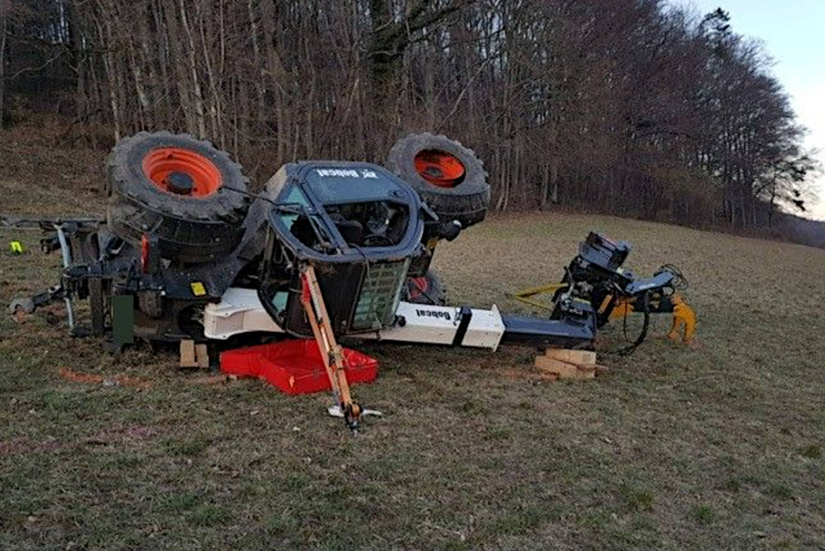 Stüsslingen SO - Traktor überschlägt sich - Lenker stirbt 