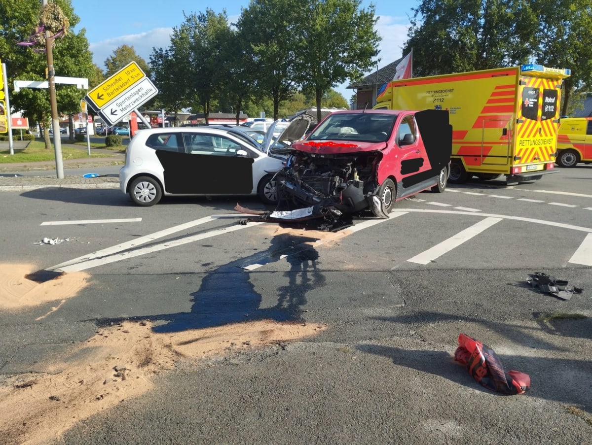 Brockel – Beifahrer nach Unfall von drei Pkw schwer verletzt