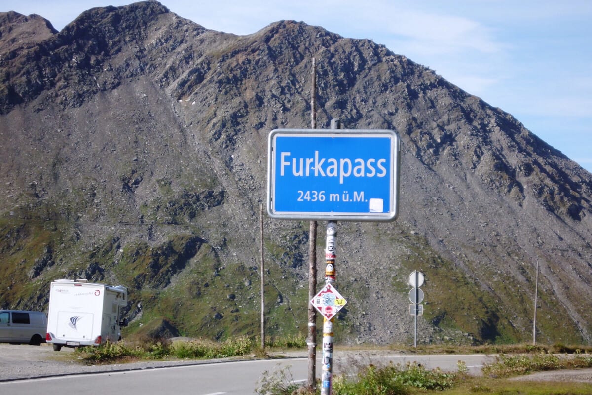 Furkapass öffnet schrittweise für den Verkehr