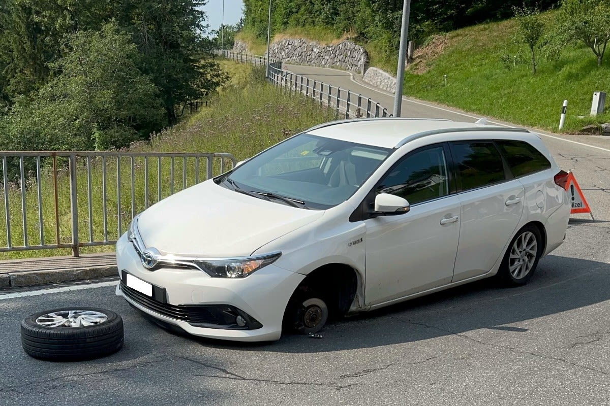 Kurioser Unfall in Trogen AR - Rad verloren und verunfallt