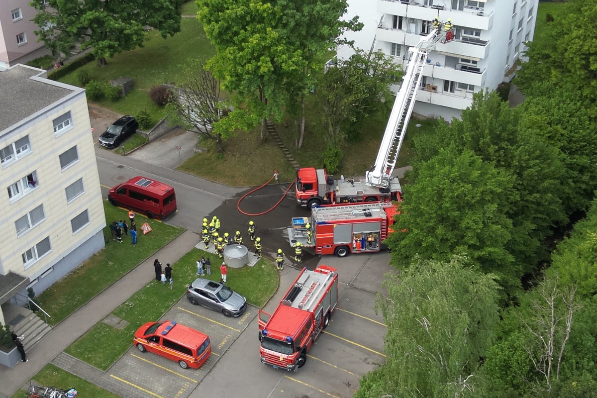 Niederuzwil SG – Balkonbrand in Mehrfamilienhaus