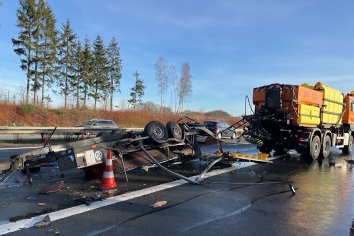 BAB 24 - Hoher Sachschaden nach Unfall 