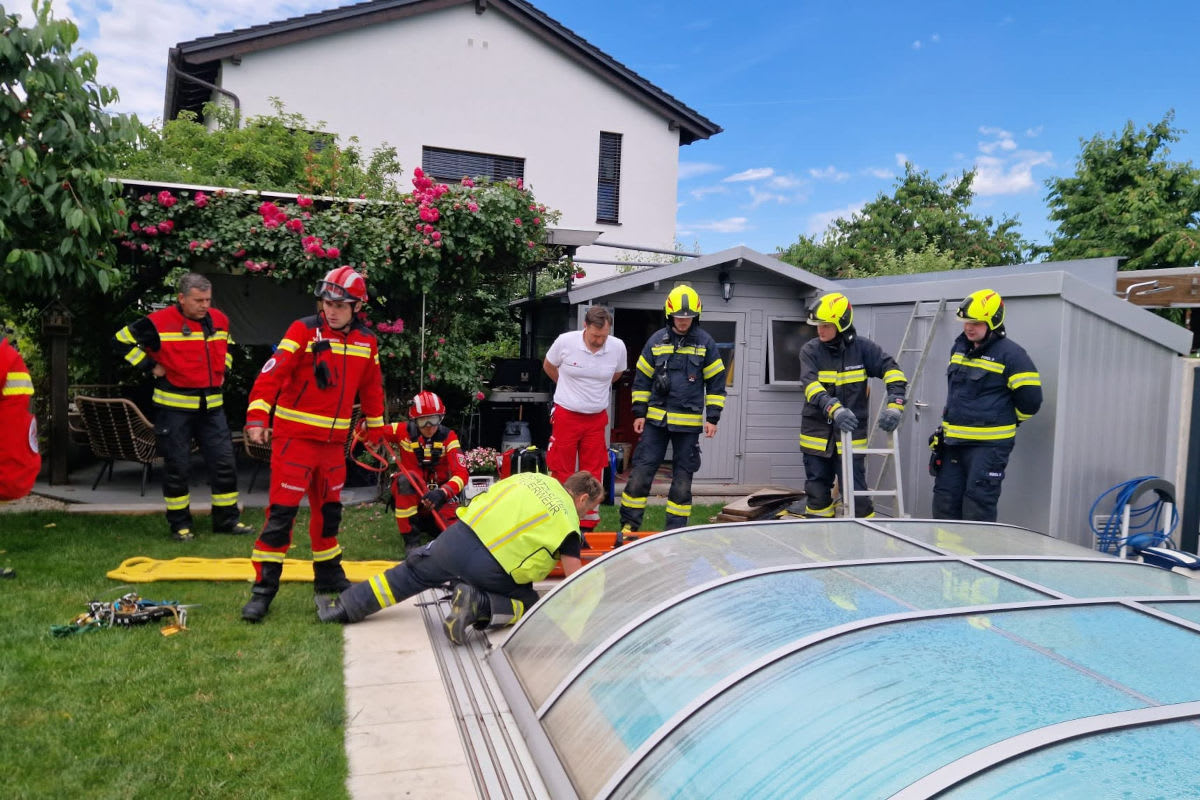 Unfall in Engerwitzdorf – Mann stürzte in Poolschacht